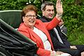 In der Kursche ging's für Barbara Stamm und Markus Söder gemütlich zur Konstitutionssäule.