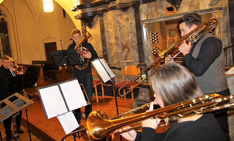 Die ergreifende Ouvertüre beim Adventskonzert der Musikschule Schweinfurt/Gerolzhofen im Steigerwalddom spielte das Quartett GeoBrass mit Magdalena Vogt, Nico Heilmann, Michael Ständecke und Andreas Hart.