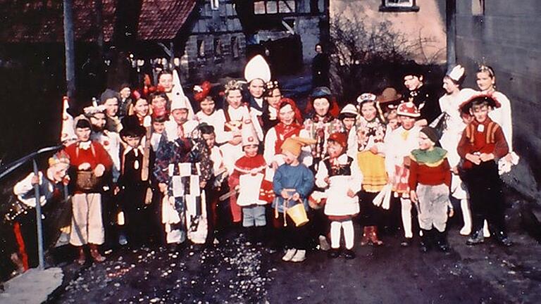 Der Faschingsdienst gehörte ganz den Kinder, die sich an diesem Tag verkleiden durften