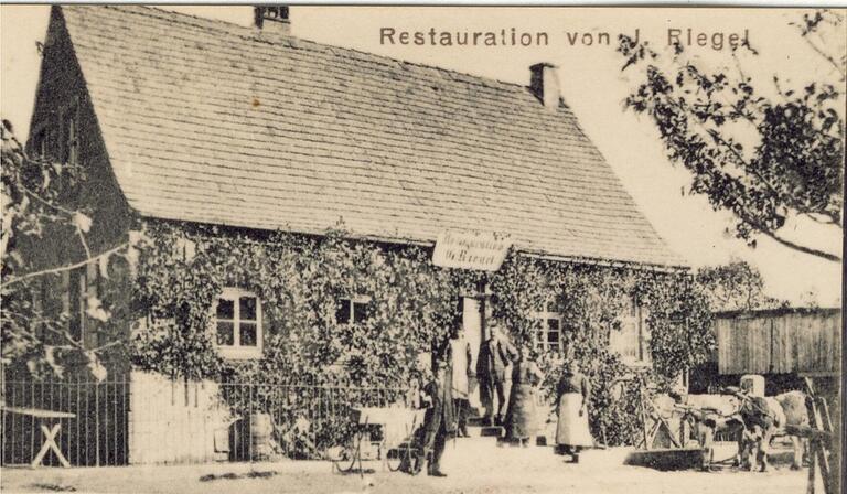 Im Gemeindearchiv befindet sich eine undatierte Postkarte, die das Gasthaus Frankenträubl zeigt.