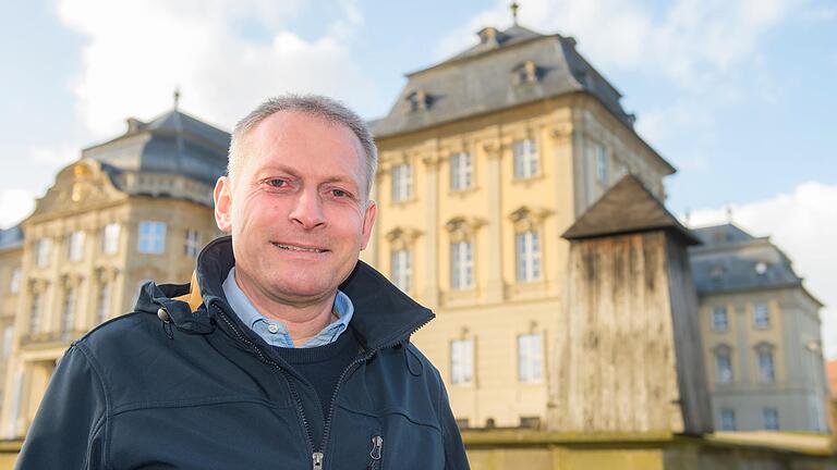Das Schloss ist wichtig für die Gemeinde Werneck. Das hat Stephan Schäflein in seiner 18-jährigen kommunalpolitischen Arbeit immer wieder erfahren. Hier schaut er gerne auch privat vorbei, hier sind schon viele Familienfotos entstanden.