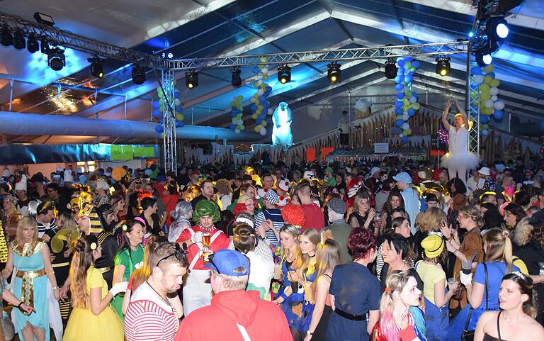 Die Euerbacher Eisbärparty, hier ein Foto von 2017, ist eine der letzten großen Faschingspartys in der Region, die ein Verein organisiert. Die Euerbacher Eisbärparty, hier ein Foto von 2017, ist eine der letzten großen Faschingspartys in der Region, die ein Verein organisiert.
