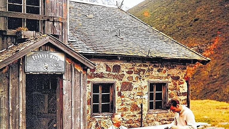 Der Alpenverein Schweinfurt feiert 125-jähriges Bestehen. Historische Aufnahmen vom Bau der Hütte an der Haselstaude und der Schweinfurter Hütte in den Stubaier Alpen.