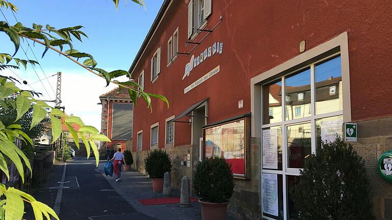 Freie Kulturträger wie die Disharmonie in Schweinfurt an der Gutermann-Promenade sind für mehr als ein Drittel aller jährlich in Schweinfurt stattfindenden Kulturveranstaltungen verantwortlich. Freie Kulturträger wie die Disharmonie in Schweinfurt an der Gutermann-Promenade sind für mehr als ein Drittel aller jährlich in Schweinfurt stattfindenden Kulturveranstaltungen verantwortlich.