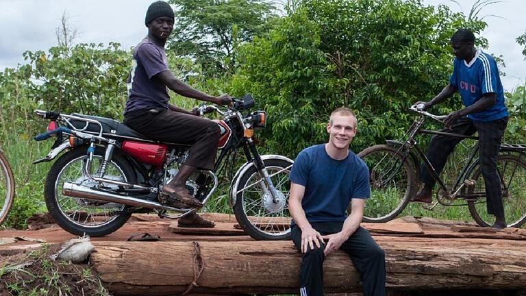 Florian Schmitt aus Schaippach war als Missionar im Kongo, bei einer Radtour