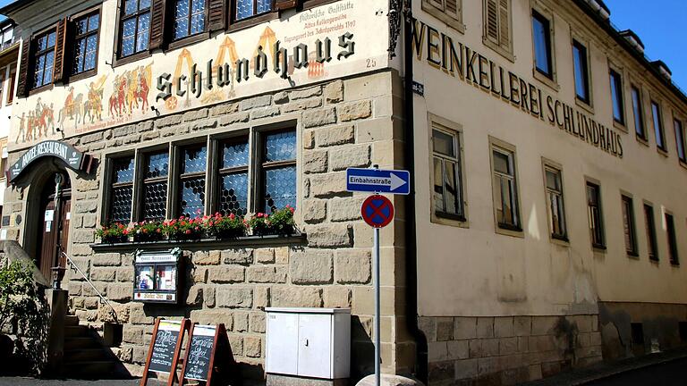 Im Schlundhaus in Bad Königshofen fanden in diesem Jahr so viele betriebliche Weihnachtsfeiern statt wie nie zuvor. Im Schlundhaus in Bad Königshofen fanden in diesem Jahr so viele betriebliche Weihnachtsfeiern statt wie nie zuvor.