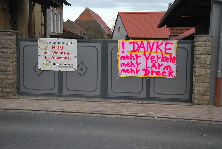 Betroffene Bewohner wehren sich schon länger gegen den anhaltend hohen Verkehr.