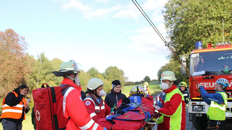 Feuerwehrgroßübung bei Oberthulba.       -  Feuerwehrgroßübung bei Oberthulba.