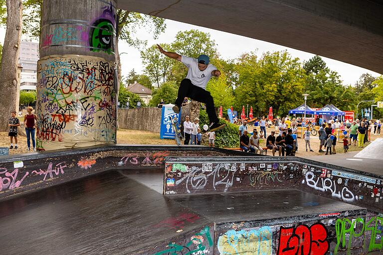 Tagsüber gab es am Skatepark einen Skatecontest, abends Musik.