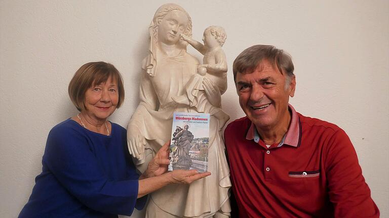 Das Autoren- und Ehepaar Kreußer mit seinem neuen Buch 'Würzburgs Madonnen'.