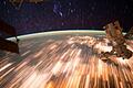 Sternenspektakel       -  Sterne bei mehr als 20 000 Stundenkilometern: Astronauten der Raumstation ISS haben ein Lichtspektakel im Weltall zur Erde gefunkt. Foto: Nasa