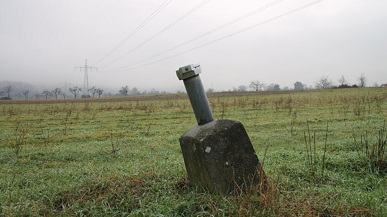 Ein Pegel zu den Brunnen der Fernwasserversorgung Mittelmain in Hofstetten. Ein Pegel zu den Brunnen der Fernwasserversorgung Mittelmain in Hofstetten.
