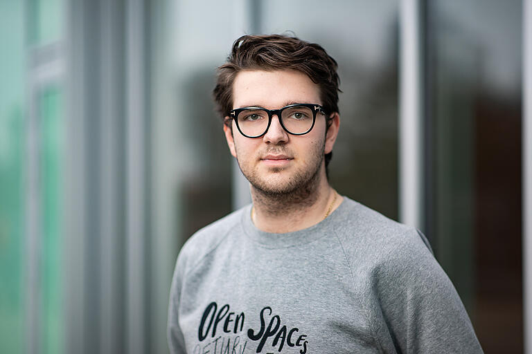 Maximilian Issing findet, die Bundeswehr als Institution habe es verschlafen, im 21. Jahrhundert anzukommen. Maximilian Issing findet, die Bundeswehr als Institution habe es verschlafen, im 21. Jahrhundert anzukommen.