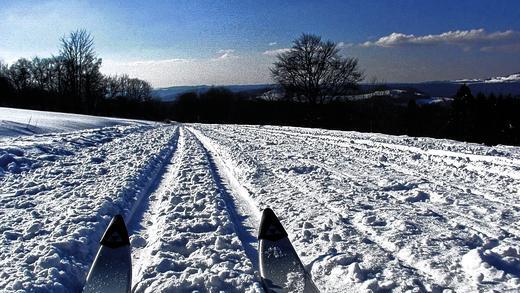 In sehr guten Wintern, wie diesen präpariert: die bisherige Strecke der Dreihüttenloipe zwischen Oberbacher Hütte und Würzburger Haus. Der Plan ist, die 17-Kilometer-Runde künftig auf einer höher gelegenen Route zu schließen.