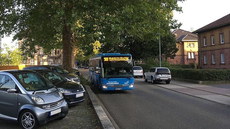 NightLife-Shuttle der Linie 988 bei einer Fahrt von Lauda nach Tauberbischofsheim: Nach 17 Monaten Corona-Pause wird das Angebot in der Nacht vom 14. auf den 15. August wieder aufgenommen.
