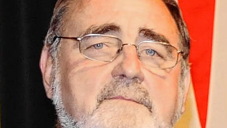 Gerhard Kümmel, 69: 16 Jahre, von 1994 bis 2010, war er als Kreisbrandrat zuständig für 123 Feuerwehren im Landkreis. Zuvor war er Kreisbrandmeister und Kreisbrandinspektor für den Raum Lohr. Die Gründung des Kreisfeuerwehrverbandes hat er initiiert.