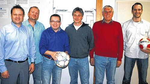 Der neue Vorstand des FV 1920 Karlstadt: von links Jürgen Pastuschka (Stellvertreter Öffentlichkeitsarbeit), Thomas Fretschner (Vorstand Öffentlichkeitsarbeit), Rainer Walter (Stellvertreter Finanzen), Ernst Vogtmann (Vorstand Finanzen), Helmut Schmitt (Sportvorstand) und Ralf Dirscherl (Stellvertreter Sport).