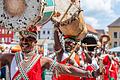Ein bunter Umzug zog sich beim Afrika Festival durch Bad Neustadt.