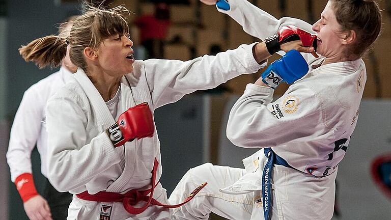 Franziska Freudenberger (links) vom SV Oberdürrbach wurde bei der Ju-Jutsu-WM in Abu Dhabi Dritte in der Klasse bis 63 Kilogramm. Franziska Freudenberger (links) vom SV Oberdürrbach wurde bei der Ju-Jutsu-WM in Abu Dhabi Dritte in der Klasse bis 63 Kilogramm.