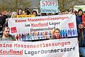 Wie viele Kaufland-Beschäftigte in Donnersdorf ihren Arbeitsplatz verlieren werden, steht immer noch nicht fest. Nach der jüngsten Verhandlungsrunde zwischen Arbeitgeber und Betriebsrat wurde angeblich eine höhere Zahl genannt, als die bis zu 350 Beschäftigten, die bislang bekannt sind. Bei einer Betriebsversammlung Anfang Februar (im Bild) hatten die Mitarbeitenden gegen die Pläne protestiert.