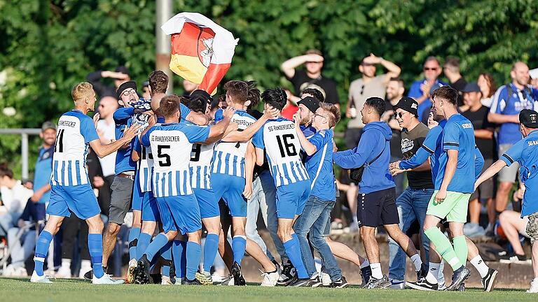In der Kreisliga-Relegation 2022 stieg die SG Randersacker durch einen Sieg über den SV Bütthard in Ochsenfurt auf. Auch nach dieser Saison könnte Randersacker wieder in der Relegation landen und auf diesem Weg versuchen, die Kreisliga zu halten. In der Kreisliga-Relegation 2022 stieg die SG Randersacker durch einen Sieg über den SV Bütthard in Ochsenfurt auf. Auch nach dieser Saison könnte Randersacker wieder in der Relegation landen und auf diesem Weg versuchen, die Kreisliga zu halten.