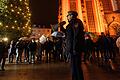 Immer wieder fanden in den vergangenen Wochen unangemeldete 'Querdenker'-Versammlungen in Würzburg statt. Im Bild eine Szene auf dem Marktplatz Anfang Dezember.