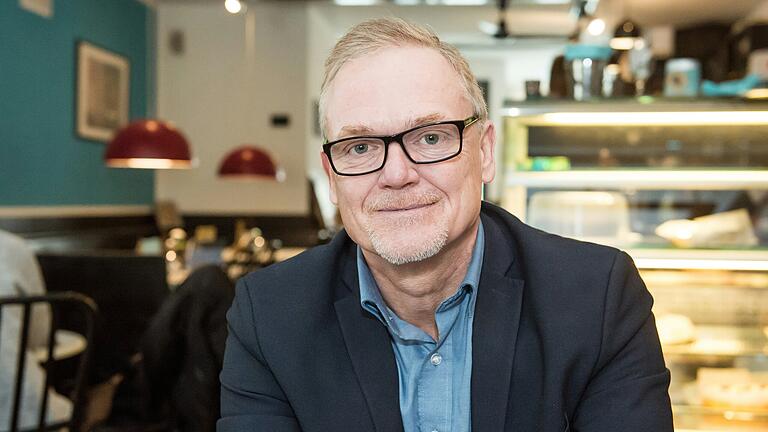 Holger Laschka (Grüne) kandidierte 2020 für das Amt des Oberbürgermeisters und kam auf 15,1 Prozent der Stimmen. Derzeit ist er einer von zwei Fraktionssprechern der Grünen im Stadtrat. Holger Laschka (Grüne) kandidierte 2020 für das Amt des Oberbürgermeisters und kam auf 15,1 Prozent der Stimmen. Derzeit ist er einer von zwei Fraktionssprechern der Grünen im Stadtrat.