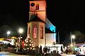 Vor der Pfarrkirche St. Johannes der Täufer und beim Rokokobrunnen als Brunnenbar hatte der Tourismusverein wieder zu einer Escherndorfer Winternacht auf dem Dorfplatz eingeladen.