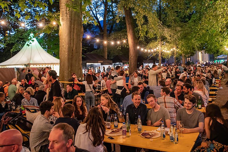 Das Hofgartenweinfest in Würzburg zählt für viele zu den schönsten Weinfesten Frankens. Das Hofgartenweinfest in Würzburg zählt für viele zu den schönsten Weinfesten Frankens.