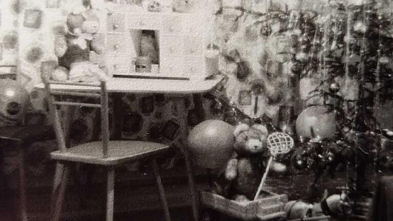 Weihnachten 1959: Kaufladen, Teddys und Pferdefuhrwerk – wir Kinder reagierten nicht so auf diese Geschenke, wie es sich die Eltern vorgestellt hatten. Weihnachten 1959: Kaufladen, Teddys und Pferdefuhrwerk – wir Kinder reagierten nicht so auf diese Geschenke, wie es sich die Eltern vorgestellt hatten.