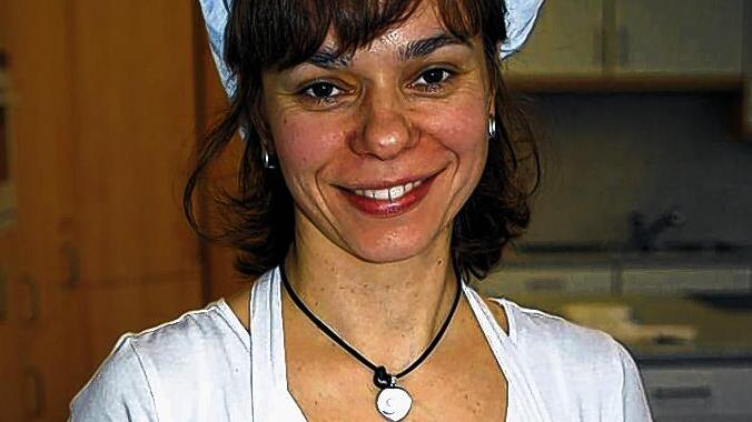 Appetitlich: Ludmila Heuring mit dem Rhöner Wildragout.