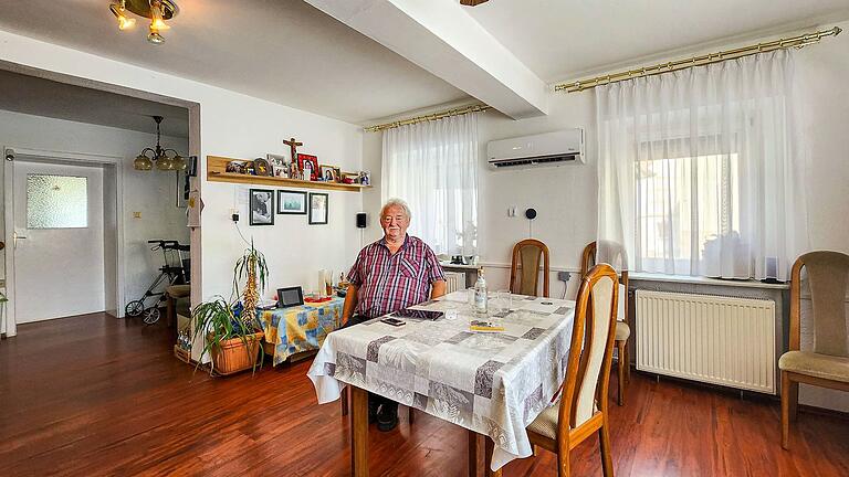 Das Gerät an der Wand im Esszimmer reicht laut Pannek für 60 Quadratmeter Wohnfläche - und sorgt für die passende Temperatur in Küche, Essbereich und Sportzimmer. Das Gerät an der Wand im Esszimmer reicht laut Pannek für 60 Quadratmeter Wohnfläche - und sorgt für die passende Temperatur in Küche, Essbereich und Sportzimmer.