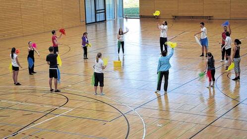 Sportliches Parkett: Seit zehn Jahren lernen Studierende in der neuen Halle am Hubland Sportstunden zu gestalten.PAT CHRIST Sportliches Parkett: Seit zehn Jahren lernen Studierende in der neuen Halle am Hubland Sportstunden zu gestalten.PAT CHRIST
