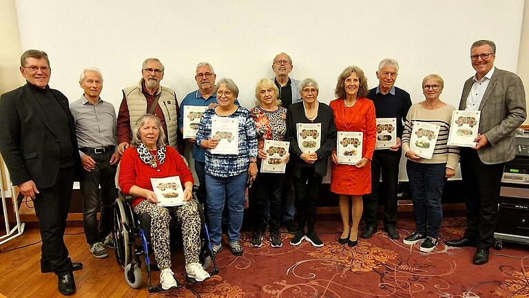 Im Bild die Sieger der einzelnen Kategorien (von links): Burkard Löffler, Hubert Hanke, Annegret und Helmut Grieb, Falko Ziegler, Bärbel Wachtveitl, Irene Dürr, Rainer Kinzkofer, Gunda Bauer, Sieglinde Winter-Denk, Siegfried Baer, Rosa Wittstadt und Jürgen Götz.