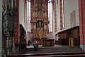 Hohe Kirchenräume, wie hier in der Ochsenfurter Stadtpfarrkirche, sind schwer zu beheizen. Deshalb hat das Bistum Würzburg seinen Pfarreien empfohlen, in den Kirchen wenn möglich ganz auf die Heizung zu verzichten.&nbsp;