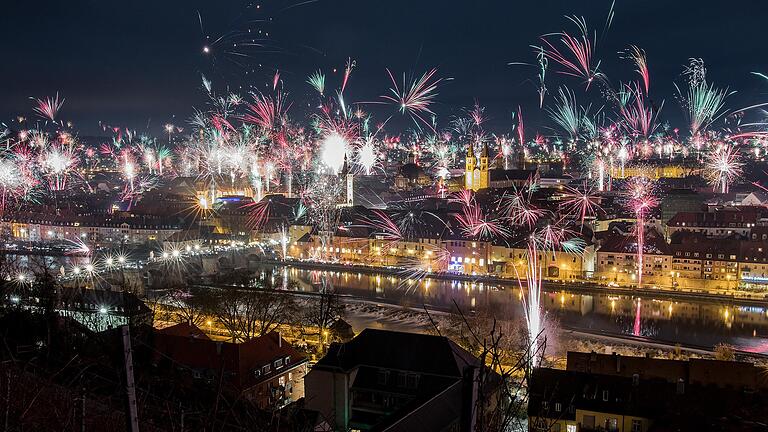 Silvesterfeuerwerk in Würzburg: Geht es nach der Deutschen Umwelthilfe, könnte dieses Motiv bald historisch sein.&nbsp;