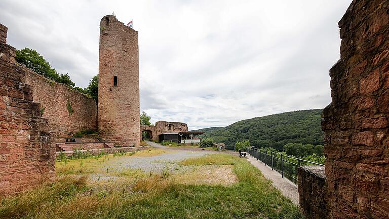 Wie lange thront die Scherenburg wohl schon über Gemünden?