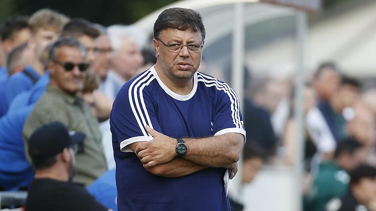 Würzburgs Trainer Harald Funsch konnte der Leistung der Mannschaft im Heimspiel gegen Großbardorf nicht viel Positives abgewinnen.