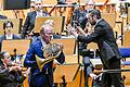 Ein bisschen Richard-Strauss-Heimeligkeit: das Philharmonische Orchester Würzburg mit Generalmusikdirektor Enrico Calesso und Solist Christoph Eß.