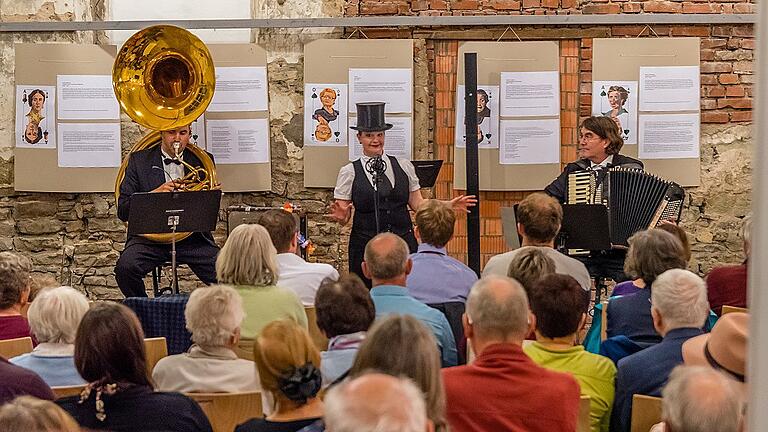 In der ehemaligen Synagoge in Obernbreit traten Sousi und die Grammophoniker auf.