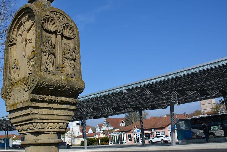 Bereits am Startpunkt ZOB Bad Neustadt wird deutlich, dass sich hier Geschichte und Moderne miteinander verbinden. Bereits am Startpunkt ZOB Bad Neustadt wird deutlich, dass sich hier Geschichte und Moderne miteinander verbinden.