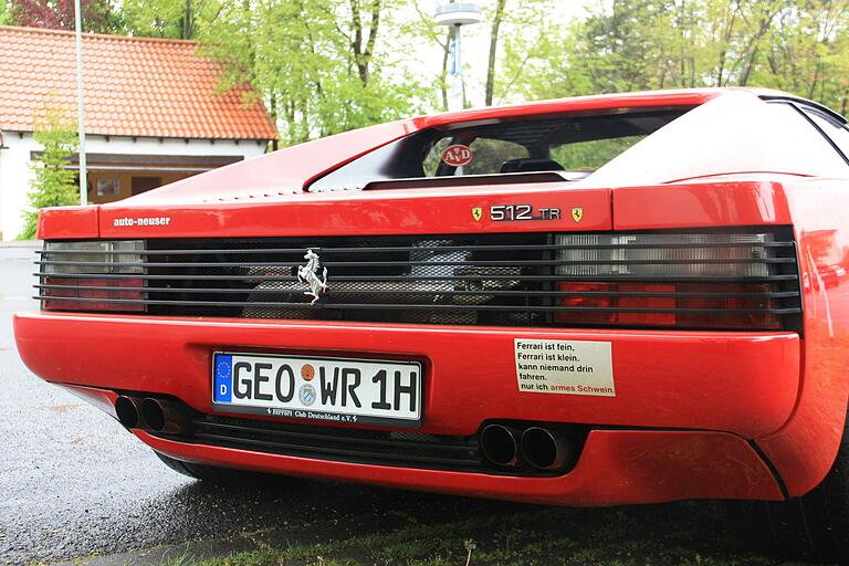 Der Ferrari 512 TR ist einer von vier Sportwagen von Peter Wolf, mit denen Kinder am 27. April vom Gerolzhöfer Marktplatz aus kostenlos zu Spritztouren starten können. Der Ferrari 512 TR ist einer von vier Sportwagen von Peter Wolf, mit denen Kinder am 27. April vom Gerolzhöfer Marktplatz aus kostenlos zu Spritztouren starten können.