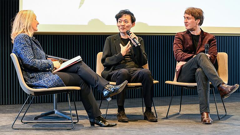 Intendantin Evelyn Meining im Gespräch mit William Youn und Nils Mönkemeyer (von links). Intendantin Evelyn Meining im Gespräch mit William Youn und Nils Mönkemeyer (von links).
