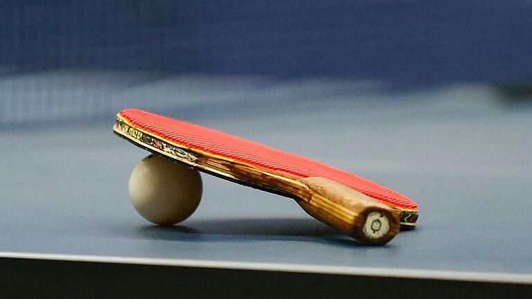 Tischtennis (Symbolbild): Der TV Etwashausen und die TG Heidingsfeld trafen in der Tischtennis-Oberliga aufeinander. Es entwickelte sich ein spannendes Duell mit engem Ausgang.