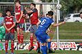 Moritz Lotzen erzielt in Röllbach mit einem direkt verwandelten Freistoß das 1:0. Mit diesem Tor gewann der FV 04 Würzburg das Hinspiel in der zweiten und entscheidenden Runde der Bayernliga-Relegation.