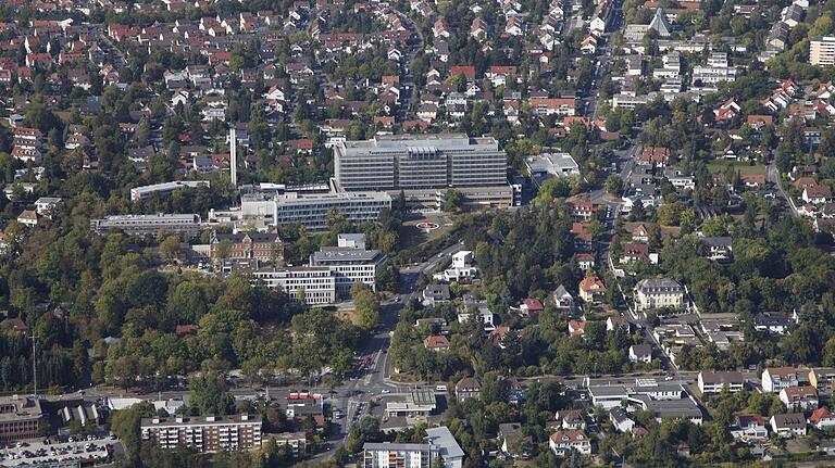 Luftbild des Leopoldina Krankenhaus-Komplexes in Schweinfurt.