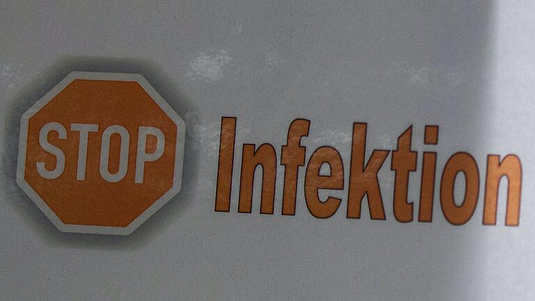 Infektionen mit der Corona-Variante Omikron haben diese Woche auch den Landkreis Kitzingen erreicht. Infektionen mit der Corona-Variante Omikron haben diese Woche auch den Landkreis Kitzingen erreicht.