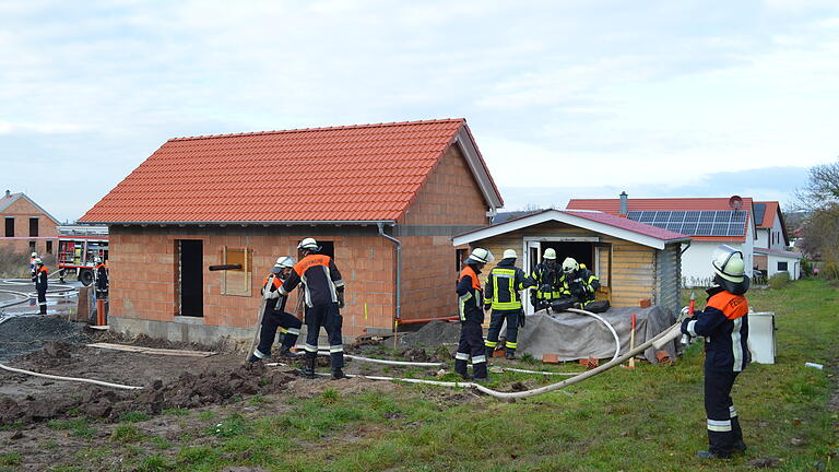 Ein Schwelbrand entstand in dieser Gartenhütte in Michelau.