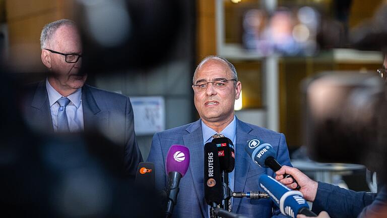 Urteil im Berufungsverfahren im Streit um die Einstufung der AfD       -  Peter Boehringer und Roman Reusch waren während des Berufungsverfahrens in Münster vor Ort. (Archivfoto)