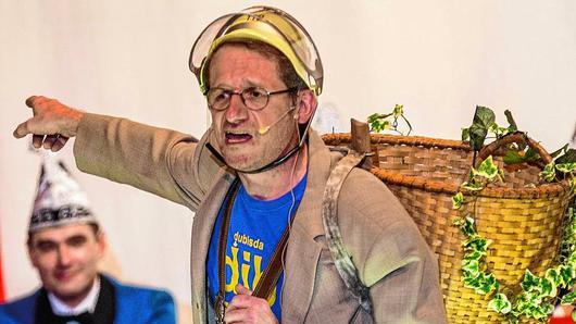 Der Ehrenamts-Weinbauer Stephan Hager ist auch diesjähriger OCV-Sitzungspräsident. Der Ehrenamts-Weinbauer Stephan Hager ist auch diesjähriger OCV-Sitzungspräsident.